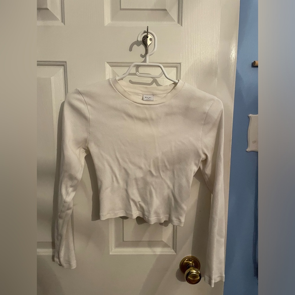 TNA Long Sleeve ribbed crop top!